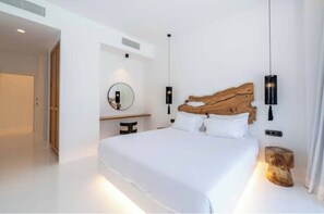 5 bedrooms, WiFi, bed sheets