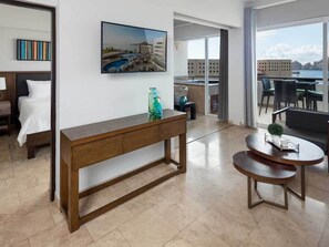 1 dormitorio, tabla de planchar con plancha, wifi y ropa de cama