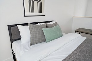 3 chambres, fer et planche à repasser, Wi-Fi gratuit, draps fournis