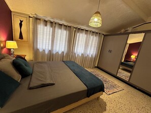 2 chambres, fer et planche à repasser, Wi-Fi, literie fournie