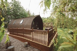 Terrace/patio - Stepless Ensuite Wooden Cabin in Stunning Location (Storwood)