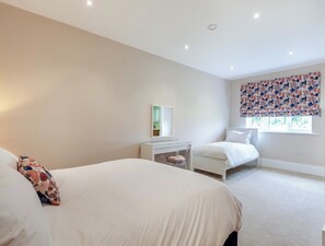 4 makuuhuonetta, ilmainen Wi-Fi, vuodevaatteet