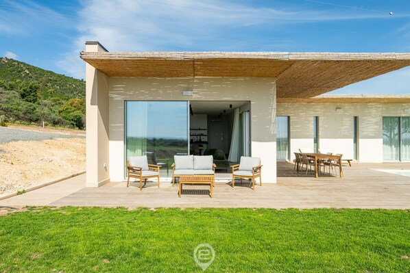 Outdoor dining - Villa Valentina (Pula)