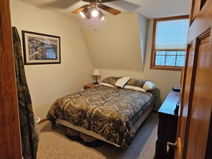 4 室のベッドルーム、WiFi、ベッドシーツ