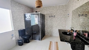 Hårtørrer, håndklæder, Toiletpapir