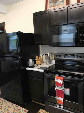 電子レンジ、オーブン、コンロ