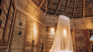 Romantic Cabin, Garden View | 1 bedroom, iron/ironing board, free WiFi