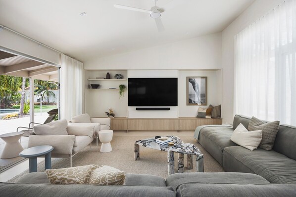 Smart TV, books