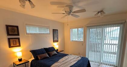 1-Bedroom Duplex with Private Garage - Extended Stay Rental in Albany