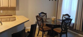 Spacious 5-bedroom house in peaceful Spring with WiFi, AC