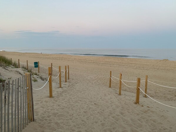 Beach nearby, sun loungers, beach towels