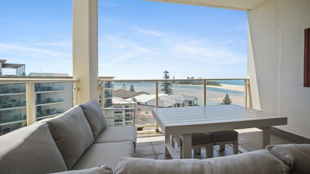 Outdoor dining - Ocean Views Unit 22 - The Entrance (The Entrance)