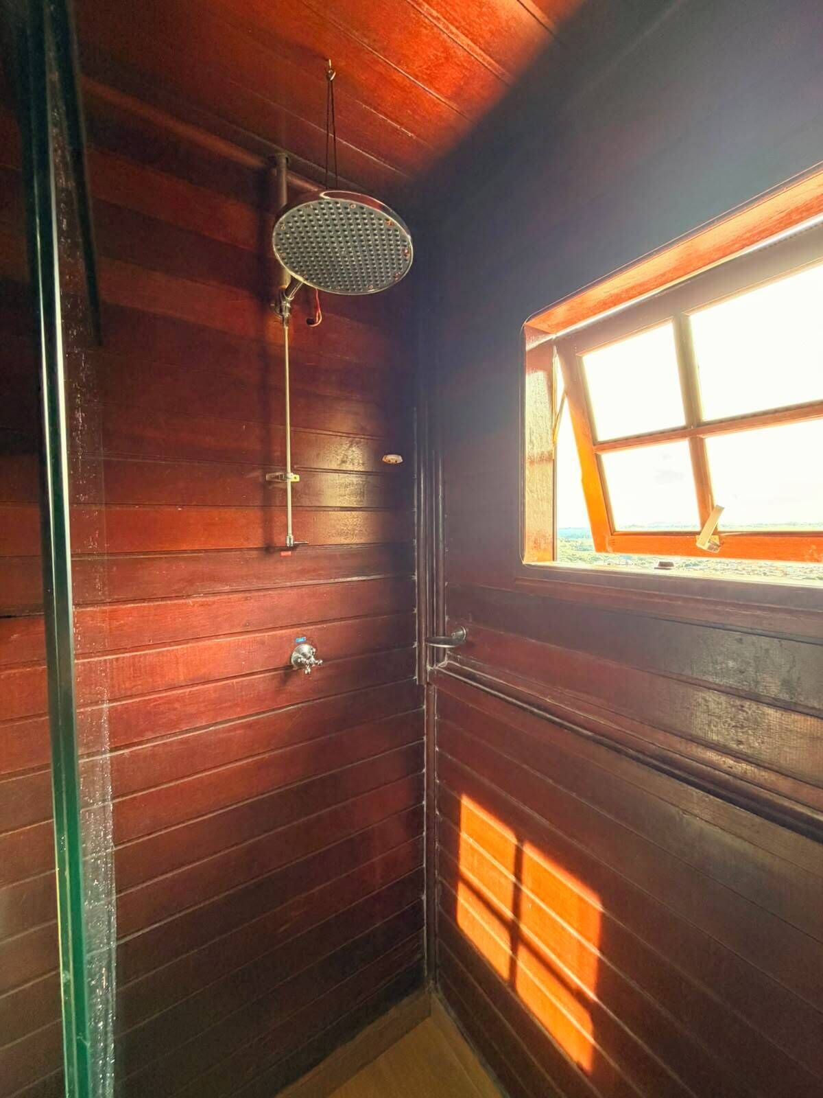 Comfort Chalet, Mountain View | Bathroom | Separate tub and shower, towels, soap, shampoo