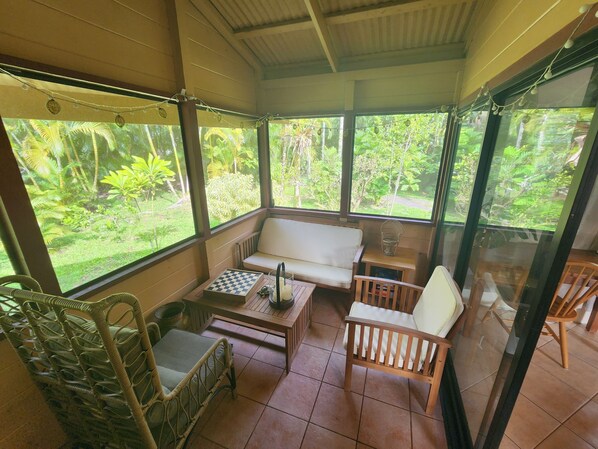Smart TV - Tropical 4BR/3BA Retreat near Hilo w/ Private Entrances & High-Speed Wi-Fi (Keaau)