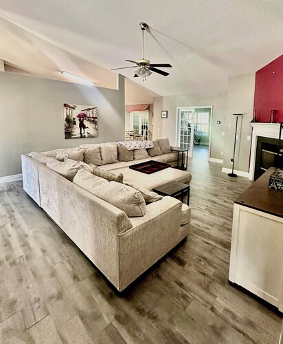 Forget your worries in this spacious and serene space with a beautiful lake view