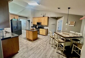 Dining - Forget your worries in this spacious and serene space with a beautiful lake view (Milton)