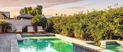 House (5 Bedrooms) | Front of property