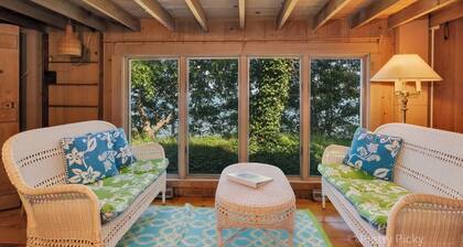 South Cottage: 2285-H Waterfront, Six Bedrooms, Free Boating Bonus!