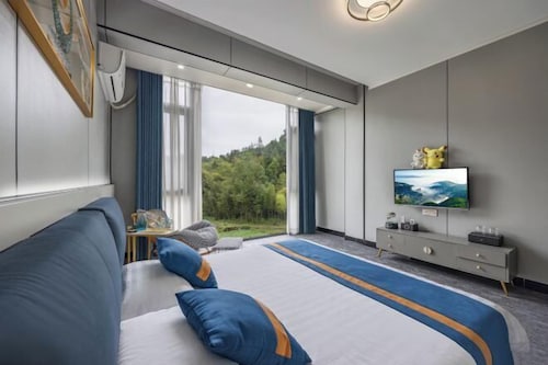 Old Village Chief Hostel