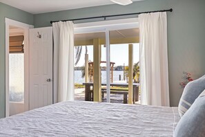 2 bedrooms, travel crib, free WiFi