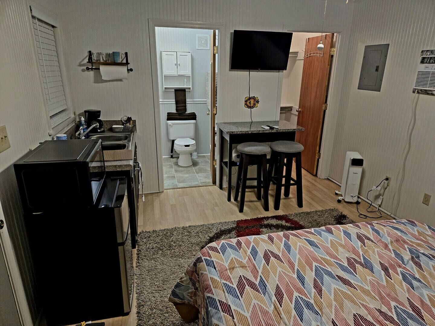 1 bedroom, WiFi, bed sheets