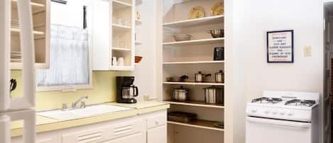 Microwave, oven, coffee/tea maker, toaster