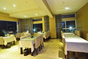 Restaurant - Liting Hotel (Yulong)