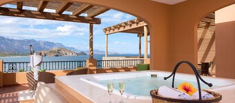 Exclusive 4-Bedroom Penthouse in Loreto – Golf & Oceanfront Luxury