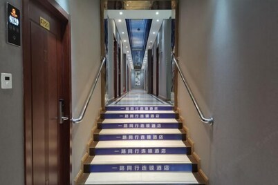 Along the way, the chain hotel (Meishan Town branch in Jinzhai)