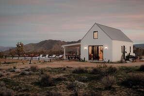 Exterior - Jewel Crest - A Wellness Retreat with Pool, Spa, Sauna, Cold Plunge & Stars (Joshua Tree)
