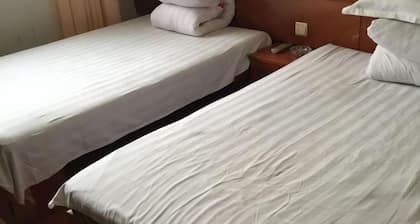 Fanchang Yichun Hotel