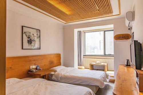 Wannian Chun Yixiang Rensheng Hotel (Dandong Station)