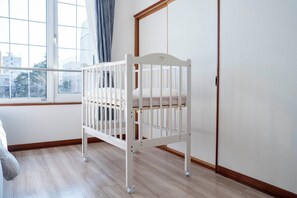 4 Schlafzimmer, Bügeleisen/Bügelbrett, kostenloses WLAN
