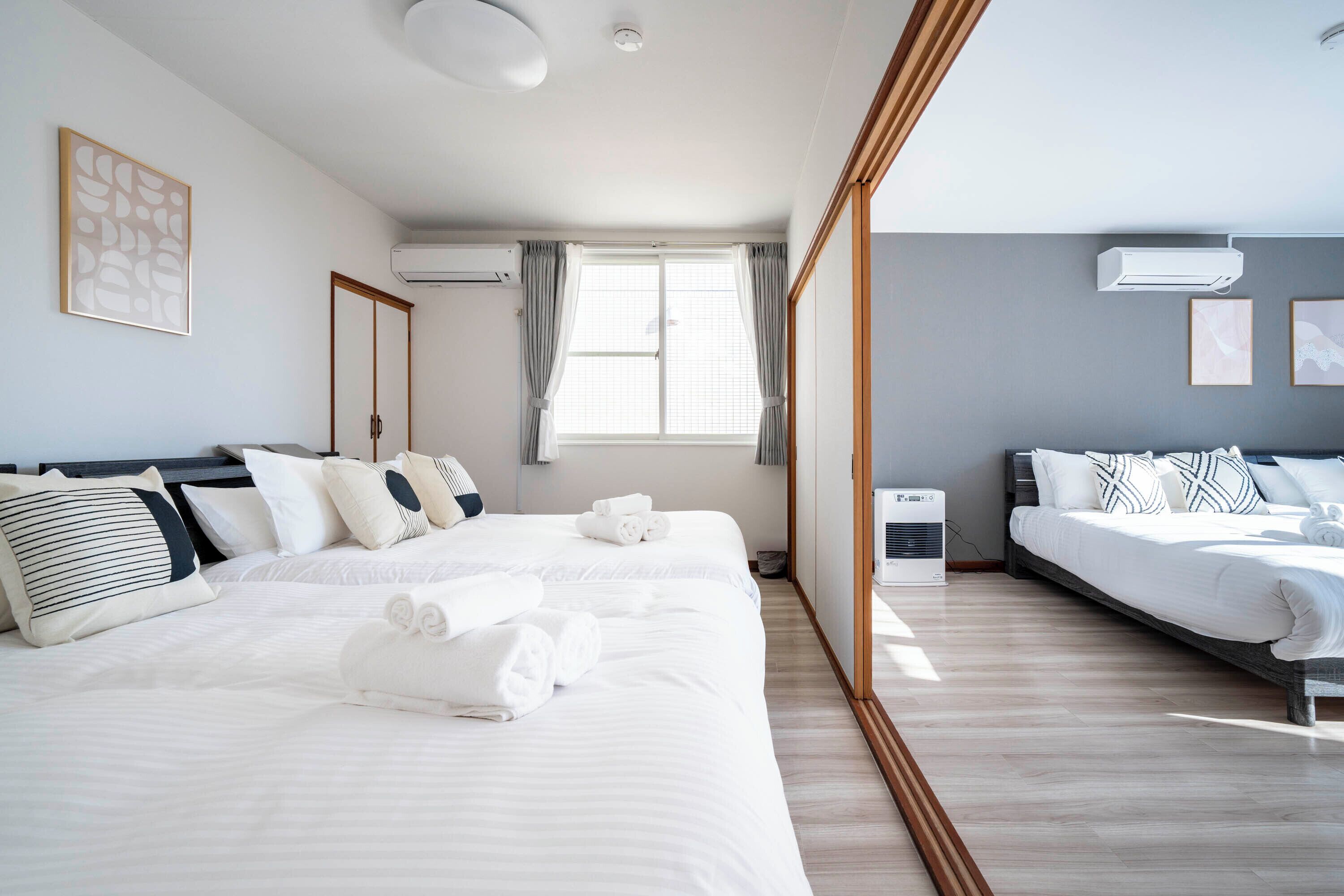 4 bedrooms, iron/ironing board, WiFi (free)