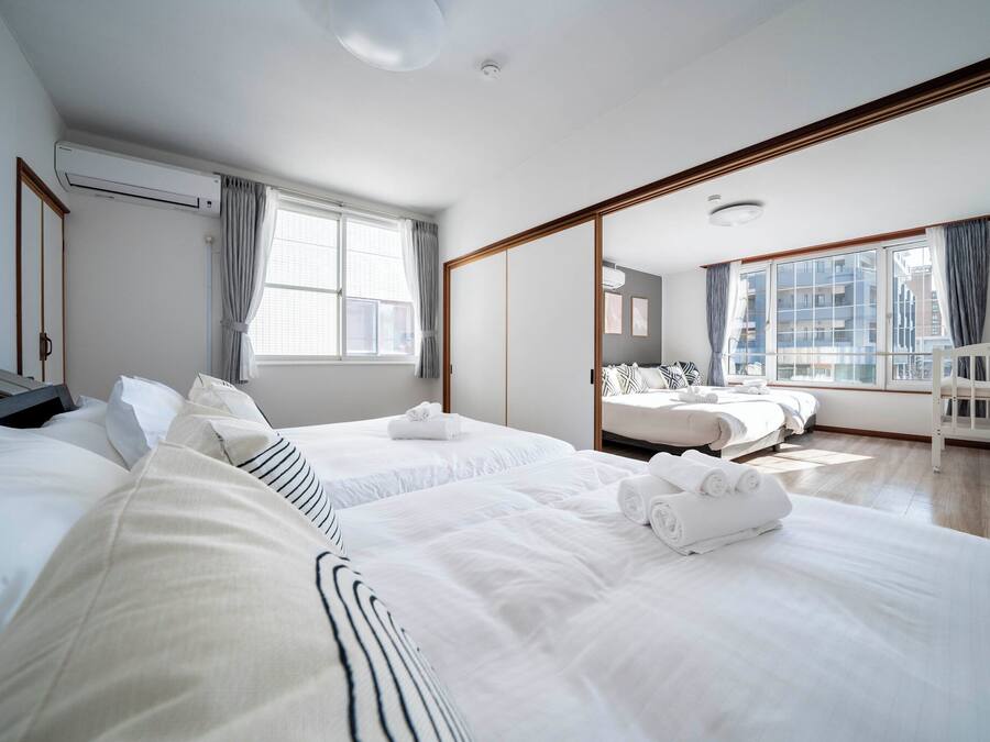 4 bedrooms, iron/ironing board, free WiFi