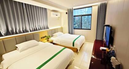 Waltz Hotel
