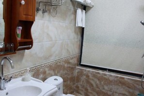 Bathroom - Kunbo Traders Hotel (Beijing)