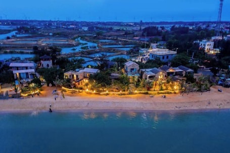 Exterior. Xuwen Antarctic Village Artist Tribe