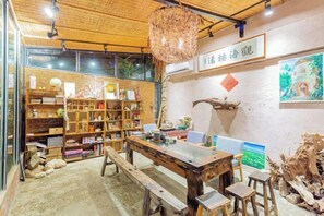 Interior - Xuwen Antarctic Village Artist Tribe (Xuwen)