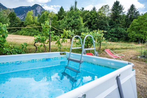 Appartement 'Villa Irma' avec vue sur les montagnes, piscine privée et Wi-Fi