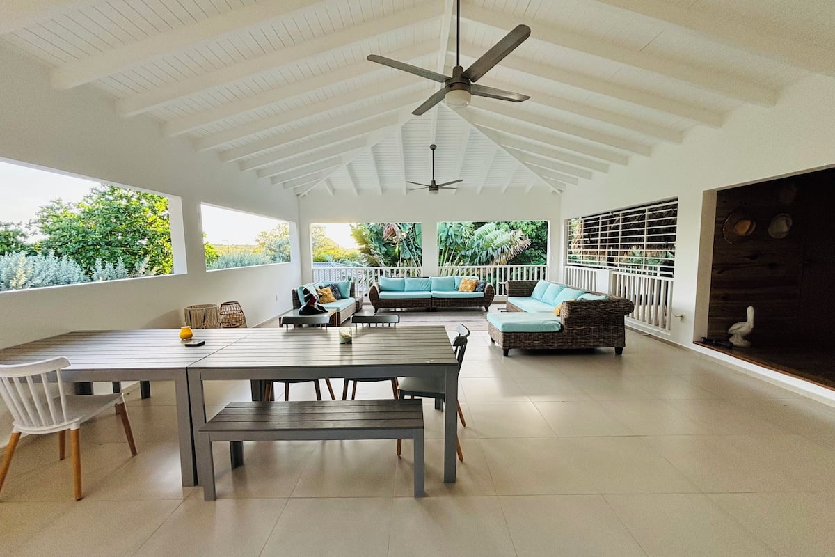 Departamento Confort, vista al resort | Área de sala de estar
