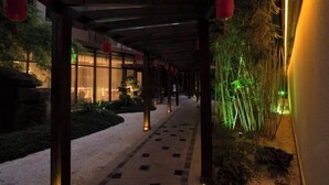 Gambar tidak terklasifikasi, 2 dari 149, tombol