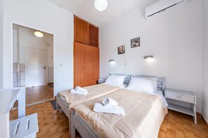 1 bedroom, free WiFi, bed sheets
