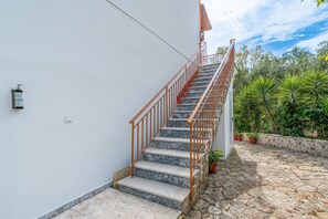 Property grounds - Apartment 'Maltas' with Shared Terrace, Wi-Fi and Air Conditioning (Corfu)