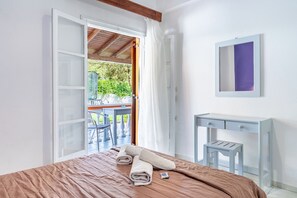 2 bedrooms, free WiFi, bed sheets - Apartment 'Maltas' with Shared Terrace, Wi-Fi and Air Conditioning (Corfu)