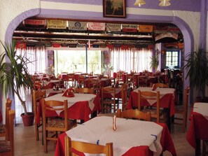 Dining - Apartment 'Maltas' with Shared Terrace, Wi-Fi and Air Conditioning (Corfu)