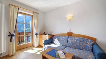 Fernseher, Tischtennisplatte