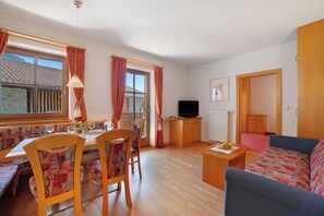 Télévision, table de tennis de table