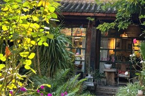 Unclassified image, 2 of 100, button - Yunguichu Chain Inn (Jianchuan)