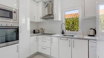 Fridge, microwave, oven, dishwasher